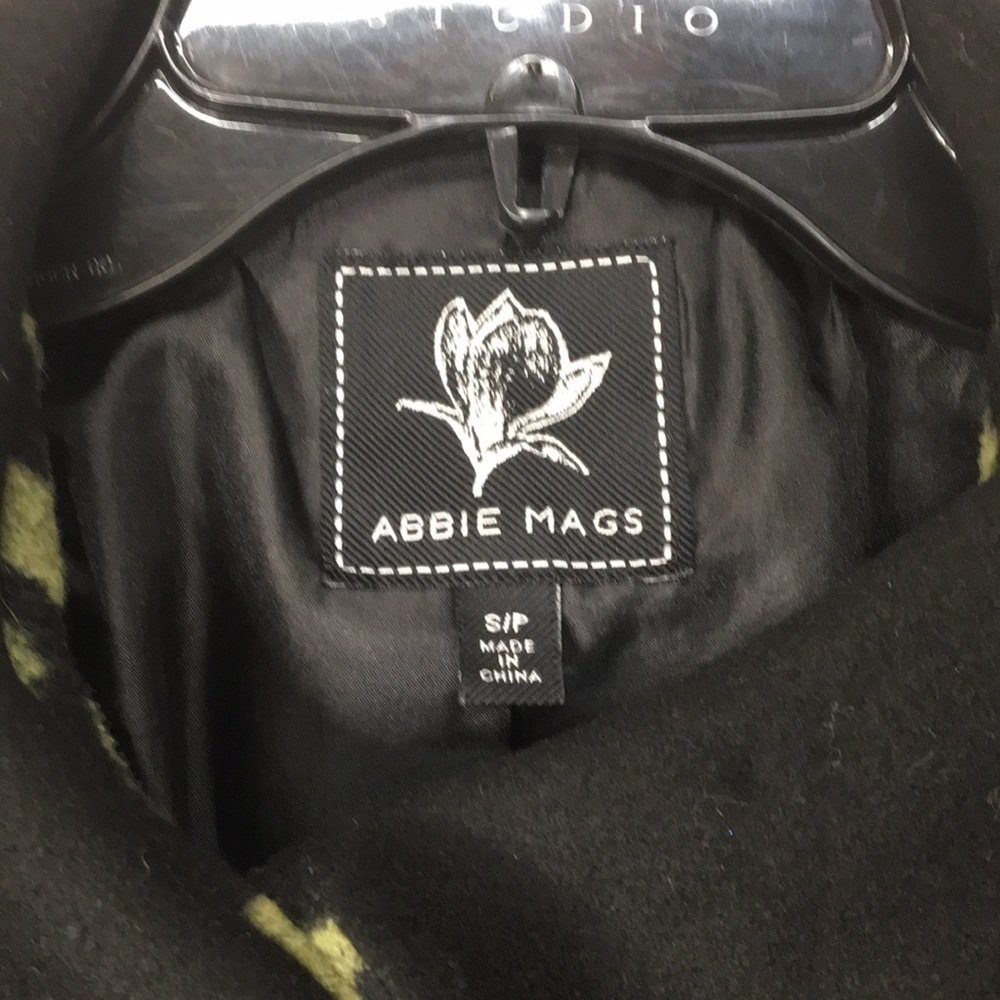 Abbie Mags Women’s Black and Green Cheetah Print Coat Size S Like-NEW - Picture 2 of 7
